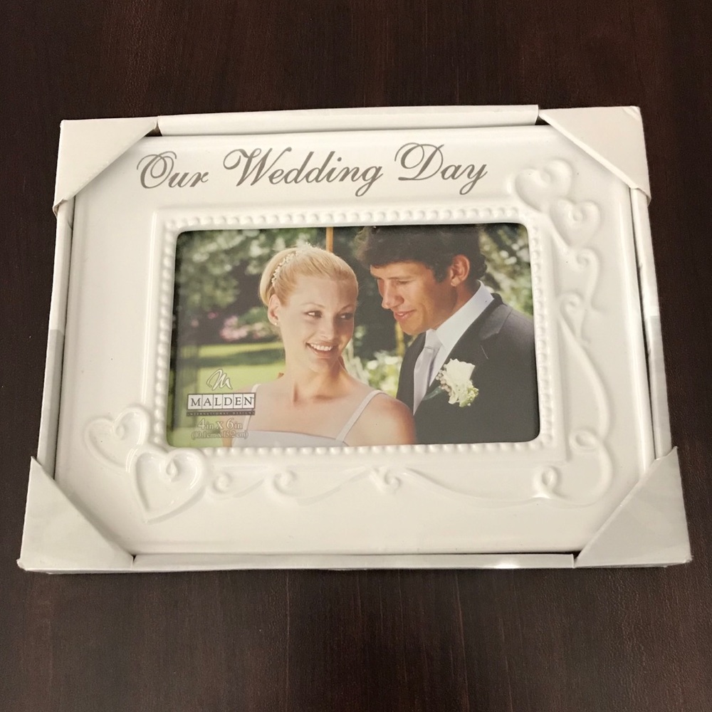 NWT Wedding 4x6 picture frame